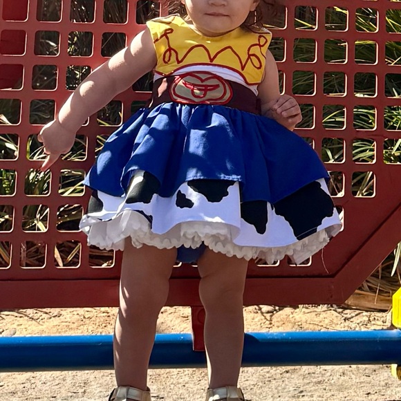 Kids Cowgirl Costume Dress in Yellow, Blue & Cowprint - Toy Story - Disney - Picture 6 of 6